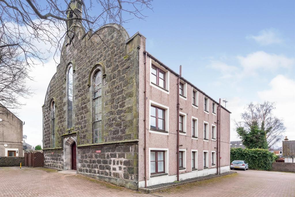 Two-bed homes in Clackmannanshire under £70,000 | Alloa and Hillfoots Advertiser