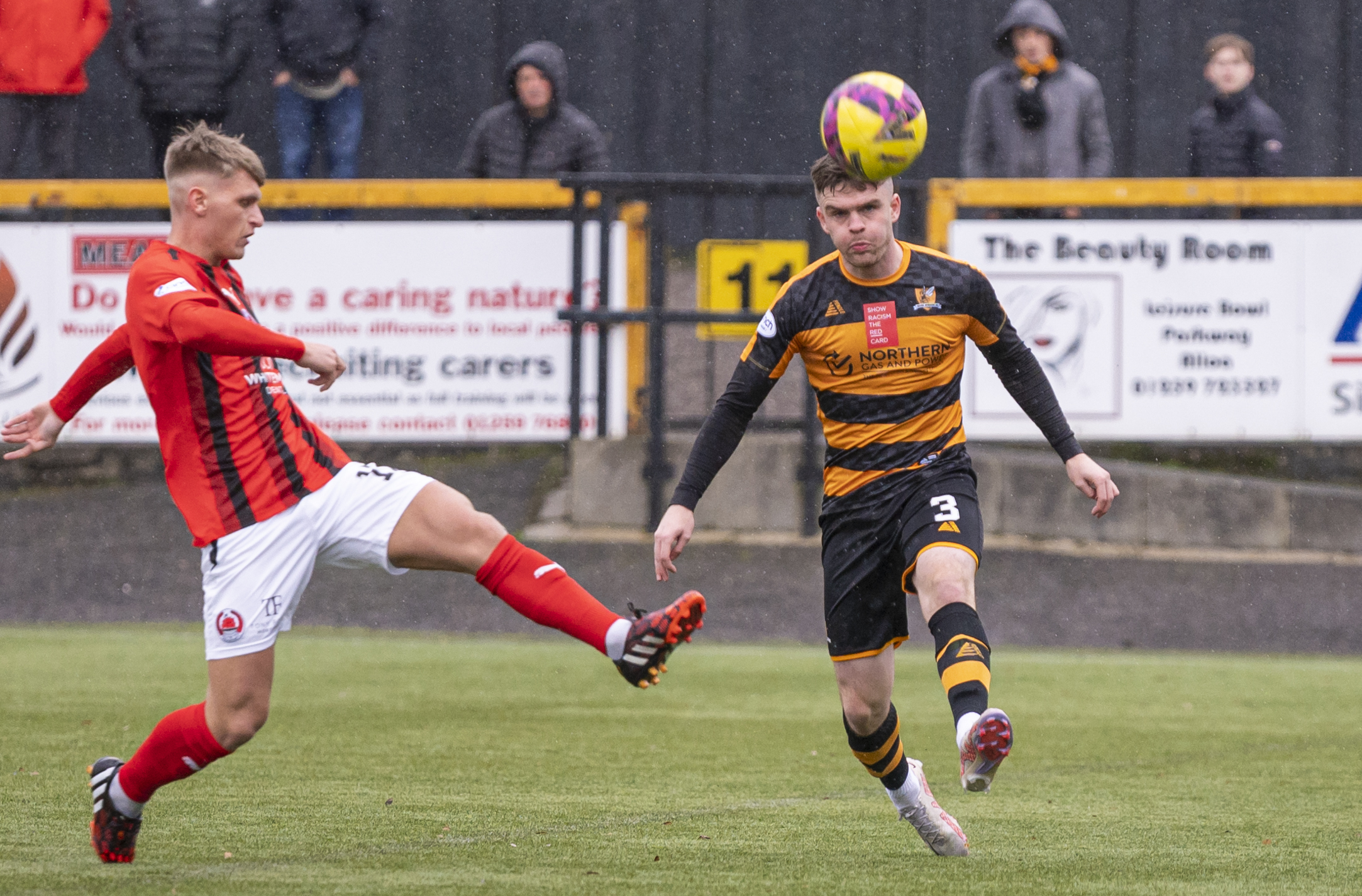 Alloa 2-1 Clyde: Last-gasp winner from Donnelly seals Wasps win