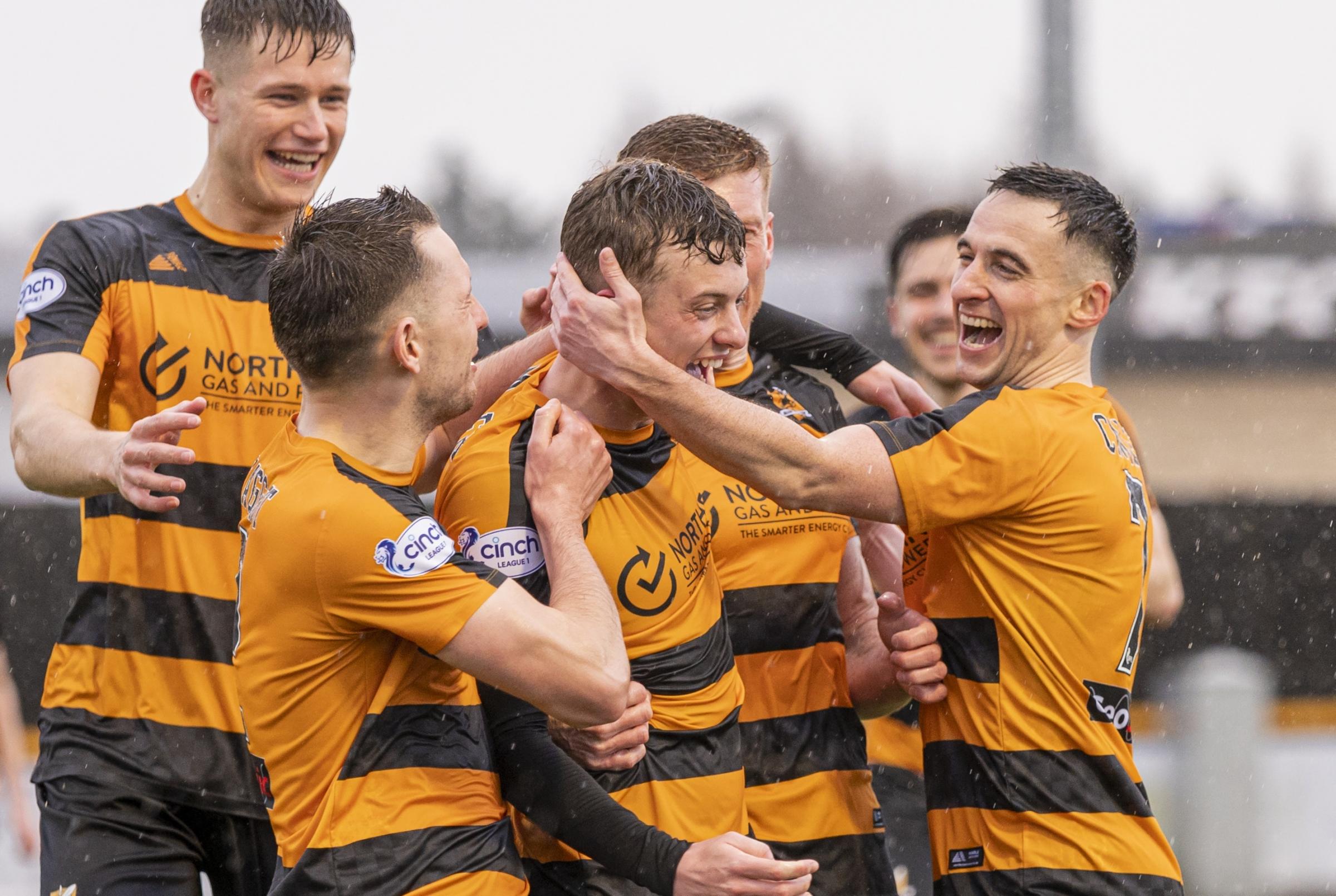 Alloa 3-1 Clyde: Back-to-back league wins for the Wasps