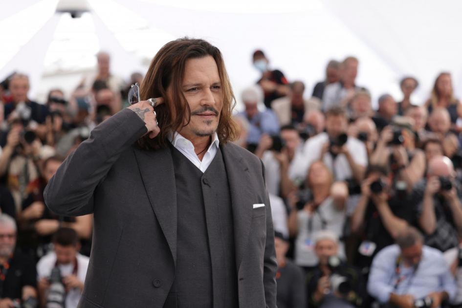Mii de fani îi cântă lui Johnny Depp în România pentru a sărbători împlinirea a 60 de ani a actorului