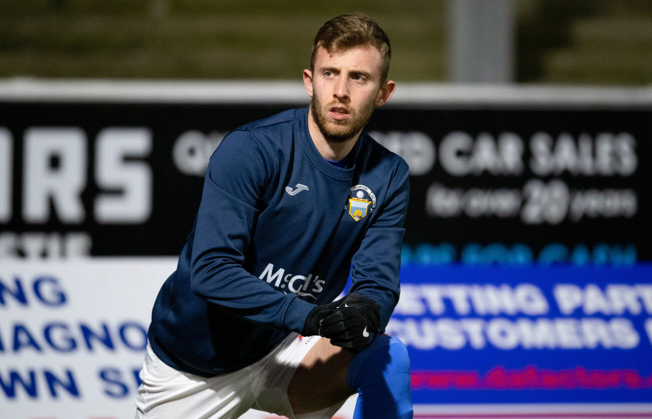 Alloa Athletic confirm loan signing of Alistair Roy