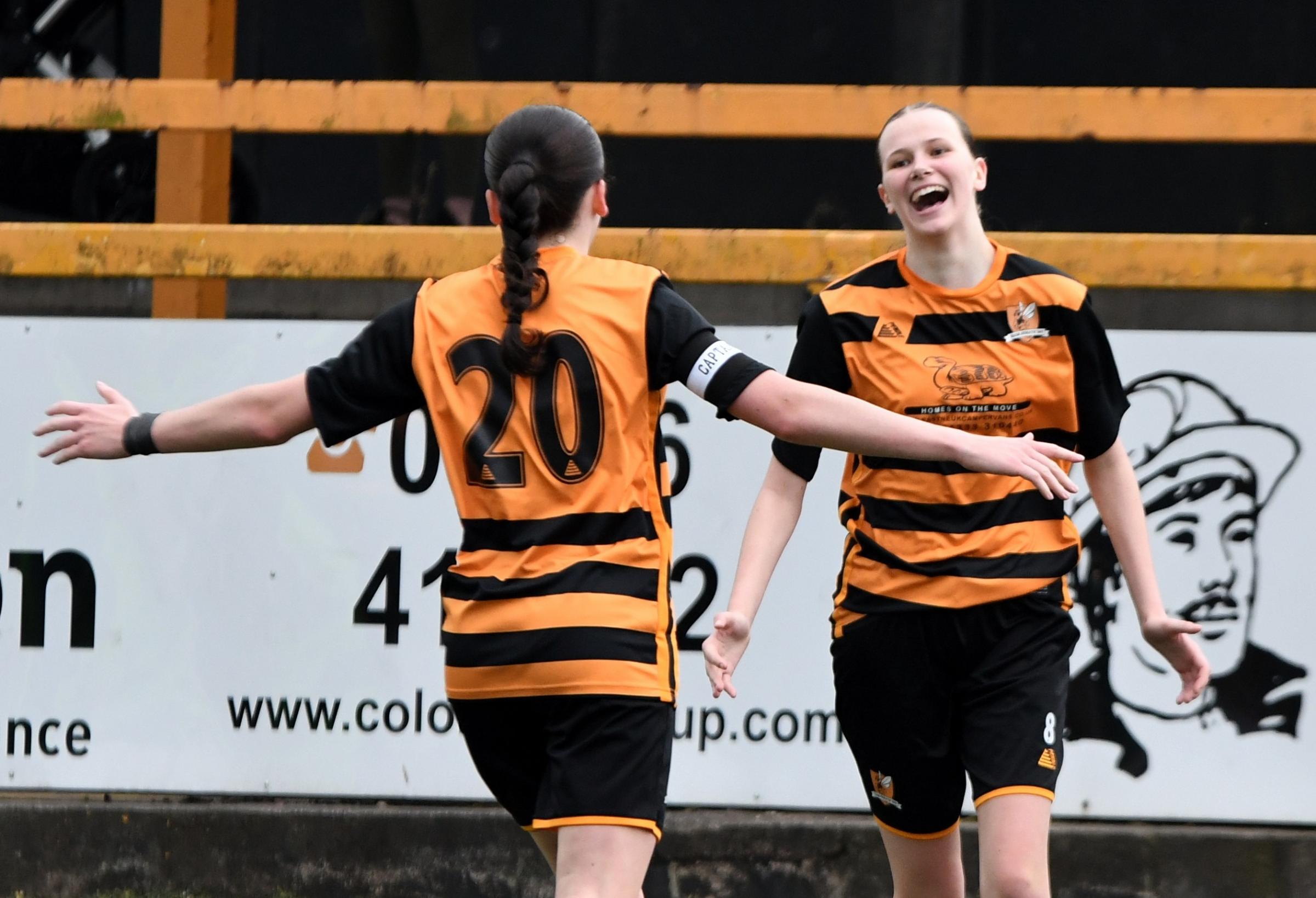 Alloa 2, West Park 2: McMinimee rescues point with late strike
